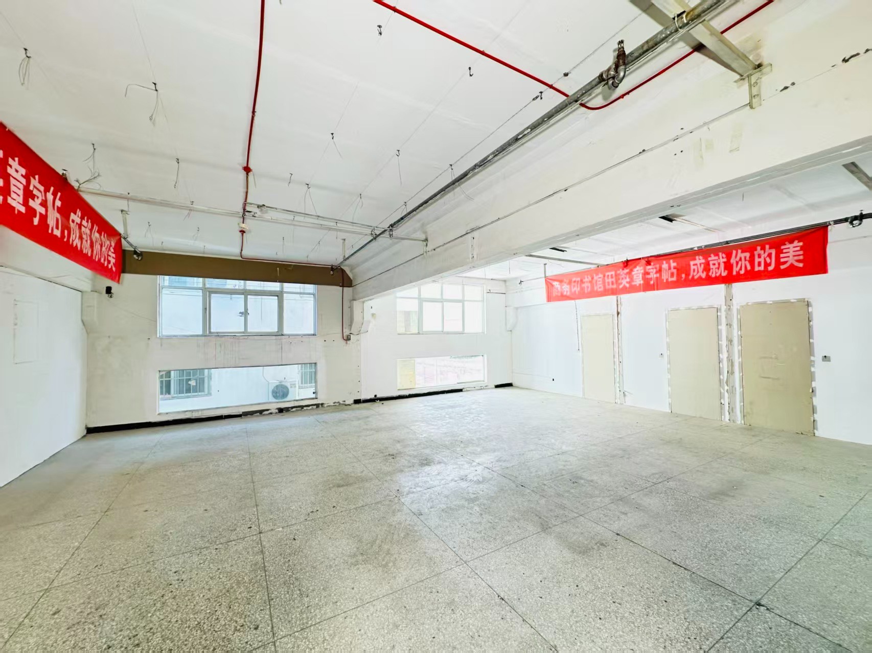 G30连霍高速重点吸引人工智能应用、数字经济、电商直播、智能制造服务、软件开发、科技创新企业及创业团队入驻